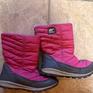 Sorel Fuchsia and Charcoal Quilted Boots